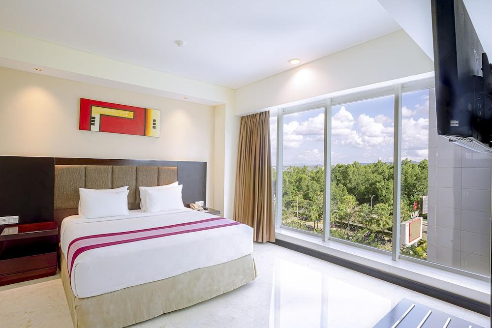 Claro Hotel Kendari Exterior photo