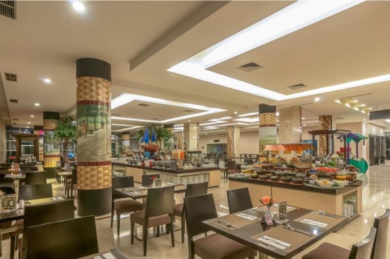 Claro Hotel Kendari Exterior photo